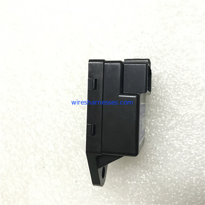 Tarım Makinası V3800 V2003 Kubota Motor Rölesi 15694-65992
