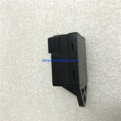 Tarım Makinası V3800 V2003 Kubota Motor Rölesi 15694-65992